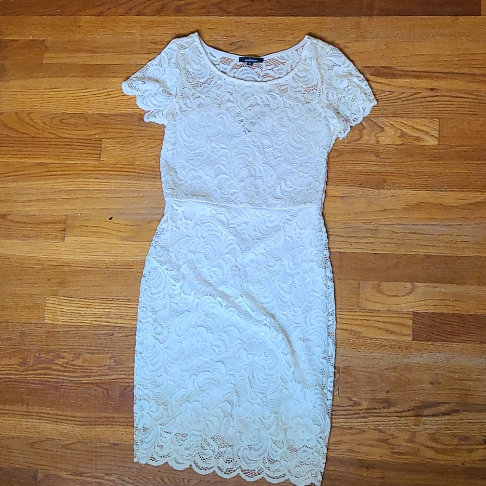 Lace Mini Dress with Sweetheart Neckline
